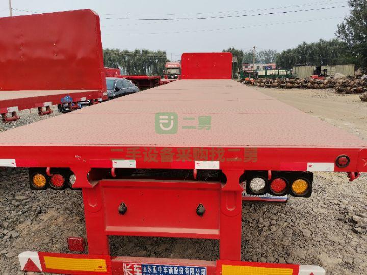 出售亞中汽車(chē)13米平板半掛車(chē)