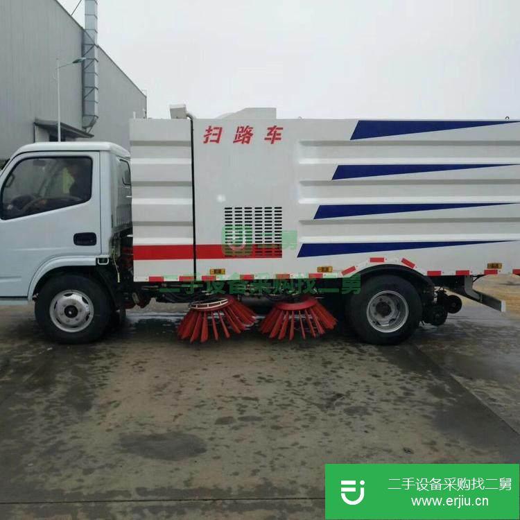 山東出售二手大型掃路車