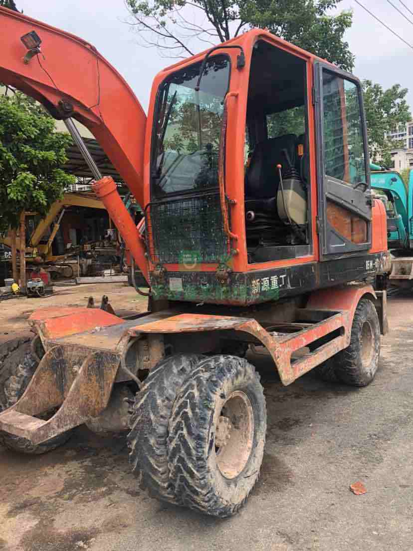 福建出售二手的七成新的新源75-8挖掘機