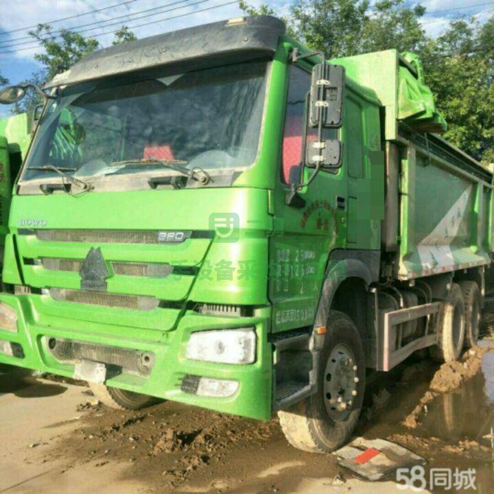 出售18年的國五豪沃輕量化環(huán)保自卸車