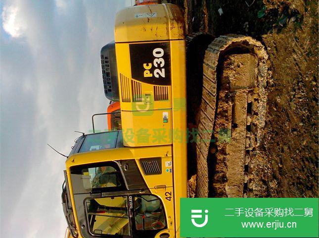 遼寧出售二手小松230挖掘機