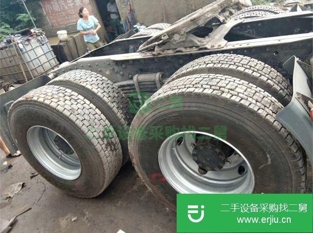 江西出售二手青島解放牽引車