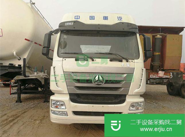 山東出售17年6月二手豪瀚牽引車380馬力雙驅輕體