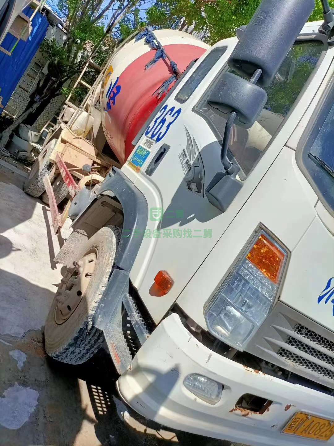 出售一臺18年重汽王牌攪拌車， 國五排放八檔