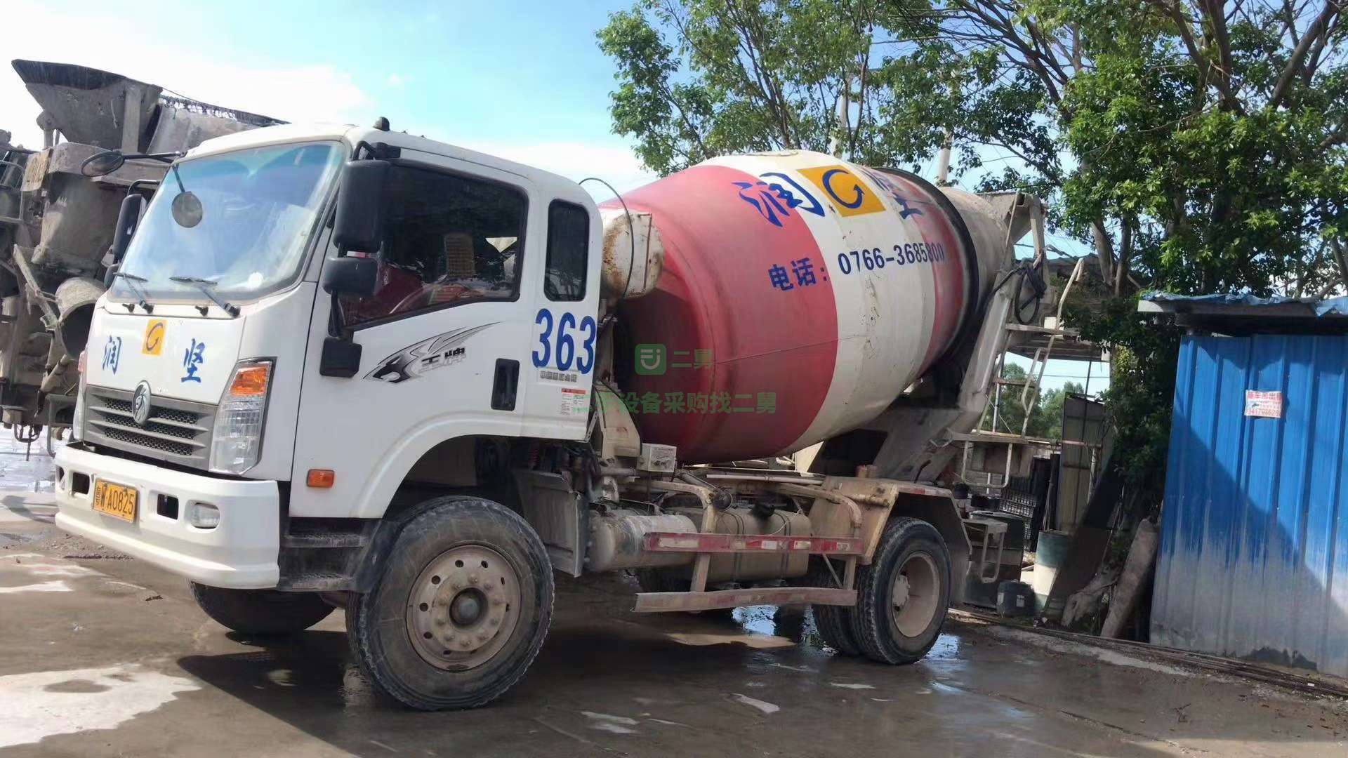 出售一臺18年重汽王牌攪拌車， 國五排放八檔