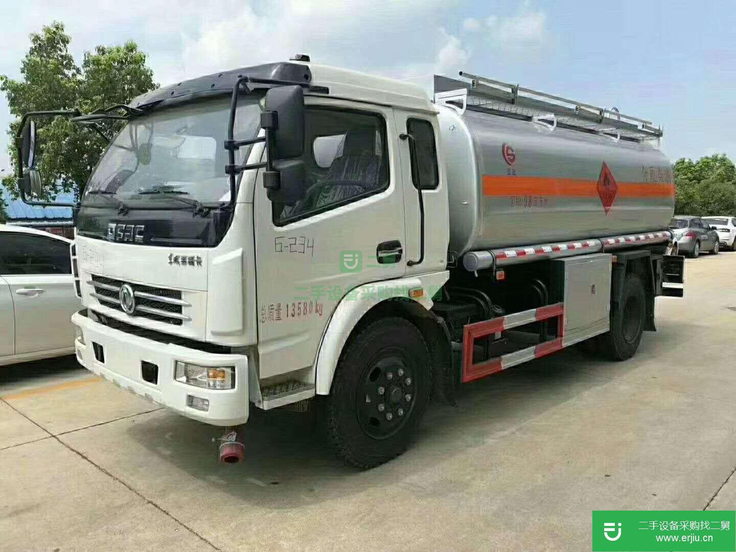 安徽出售二手東風(fēng)多利卡油罐車