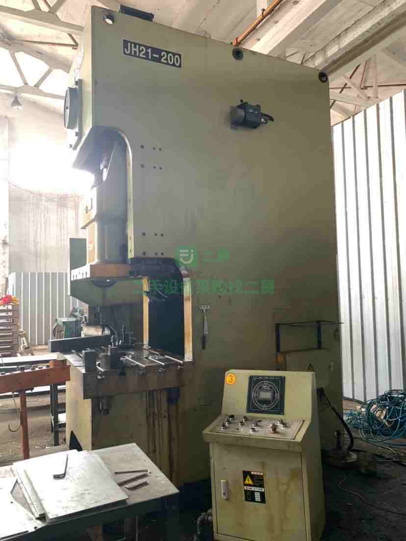 江蘇出售二手九成新的沃得200噸沖床