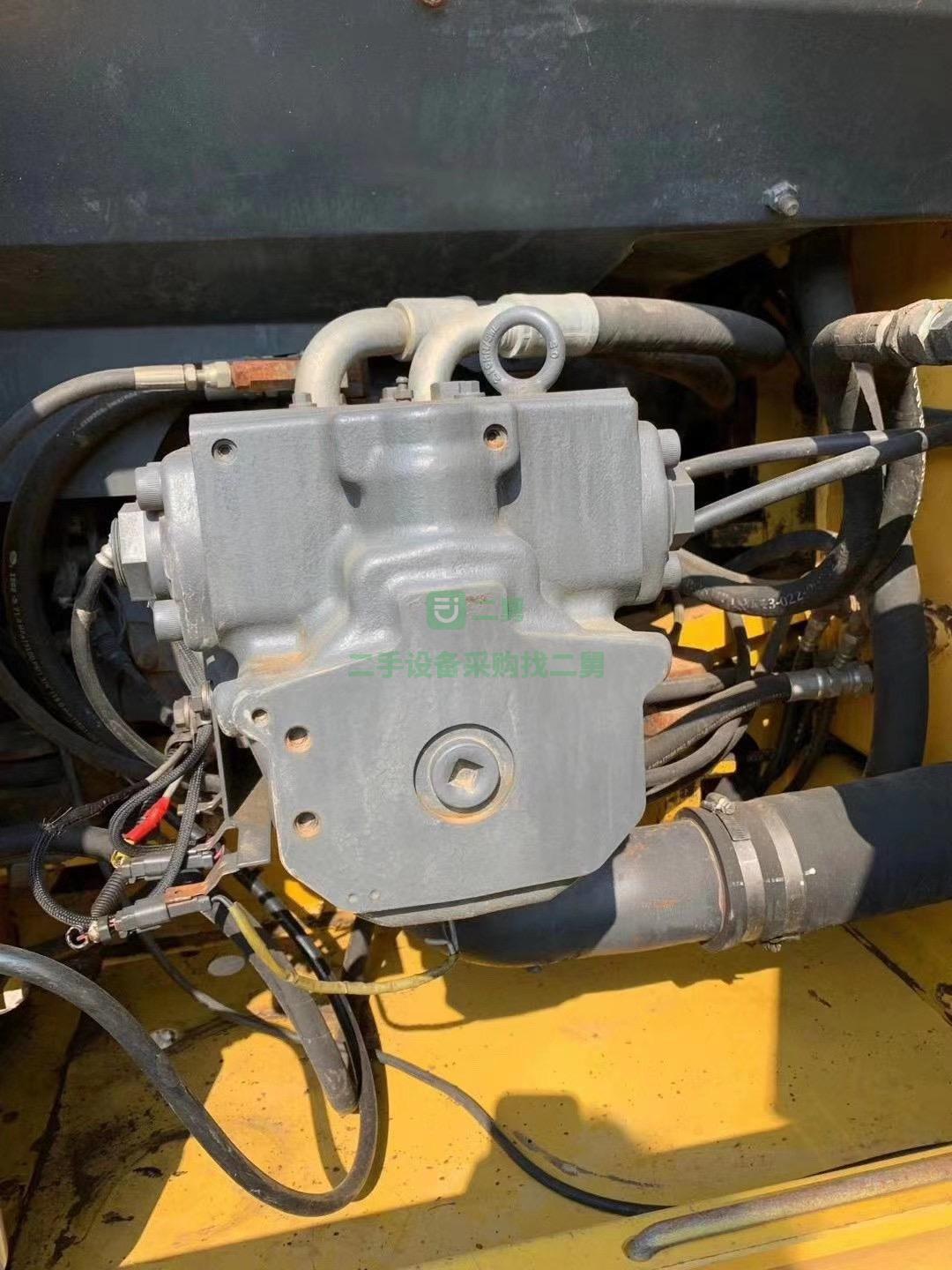 出售一臺精品小松220-7挖掘機況免檢，價格實惠
