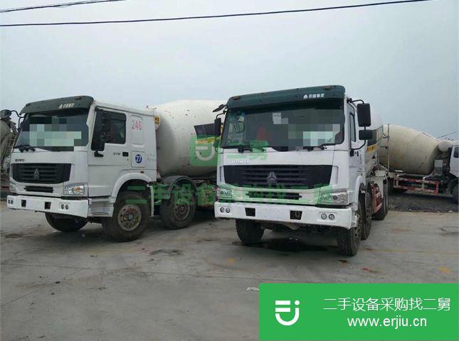 山東出售二手中國(guó)重汽混凝土攪拌車(chē)
