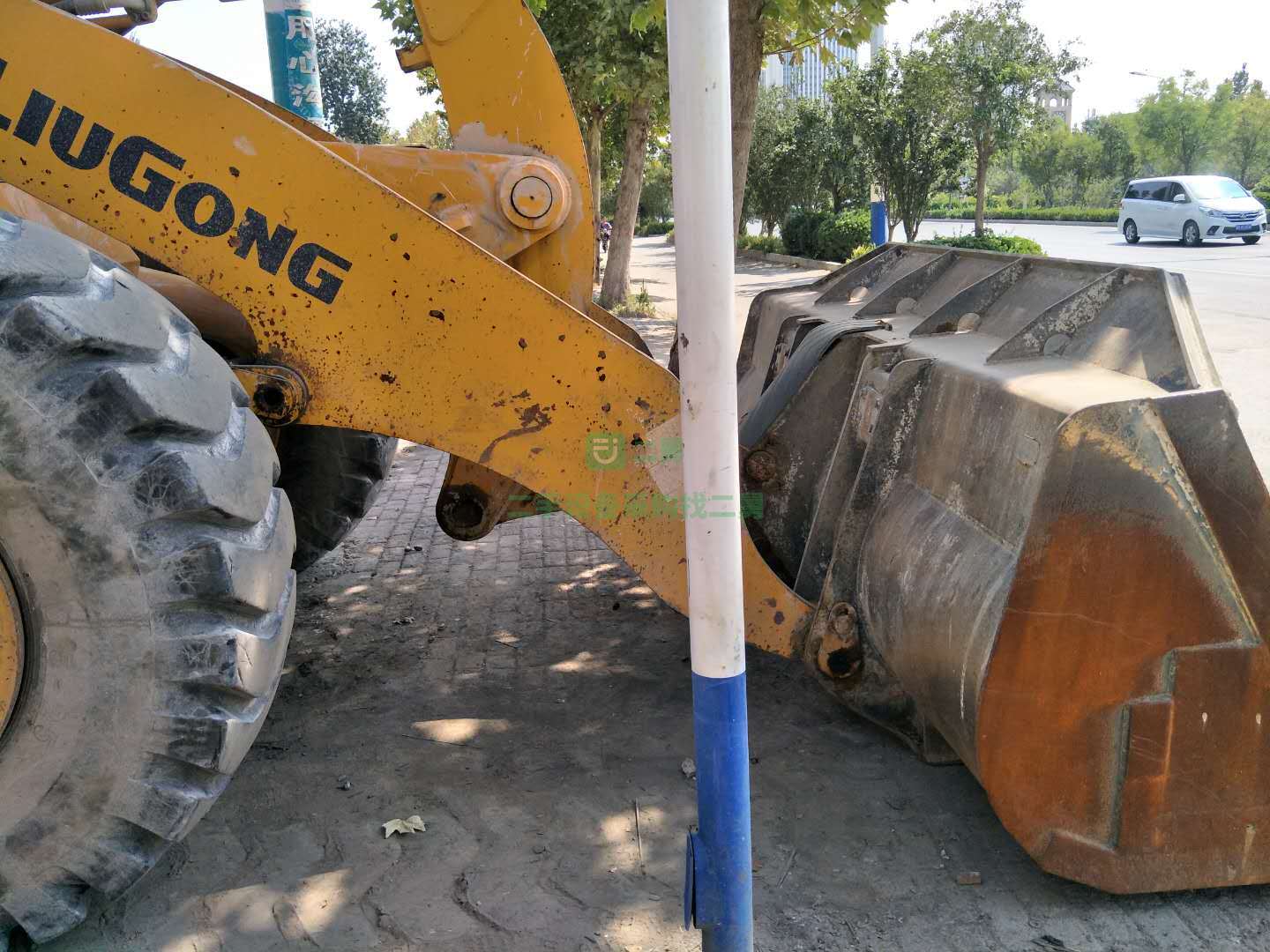 急售一臺16年底出廠的柳工853，加長臂裝載機