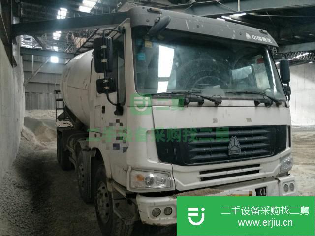 江蘇出售二手中國(guó)重汽攪拌車(chē)