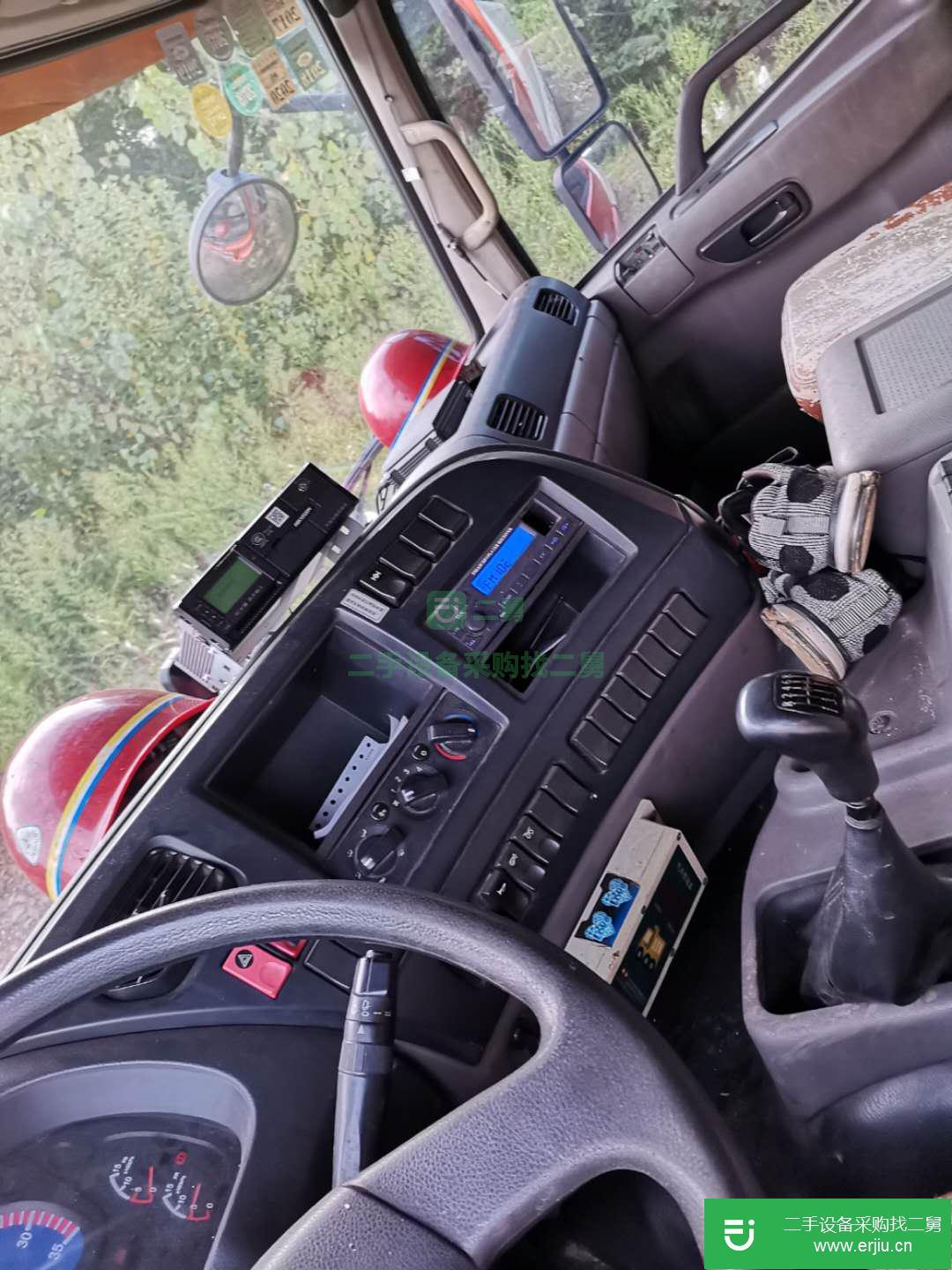 湖北出售二手東風(fēng)天龍油罐車(chē)220馬力