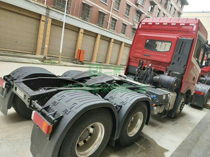 出售三一重卡王道465馬力牽引車