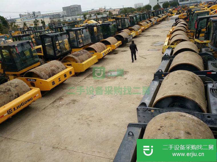 江蘇低價(jià)轉(zhuǎn)讓出售二手徐工22噸壓路機(jī)