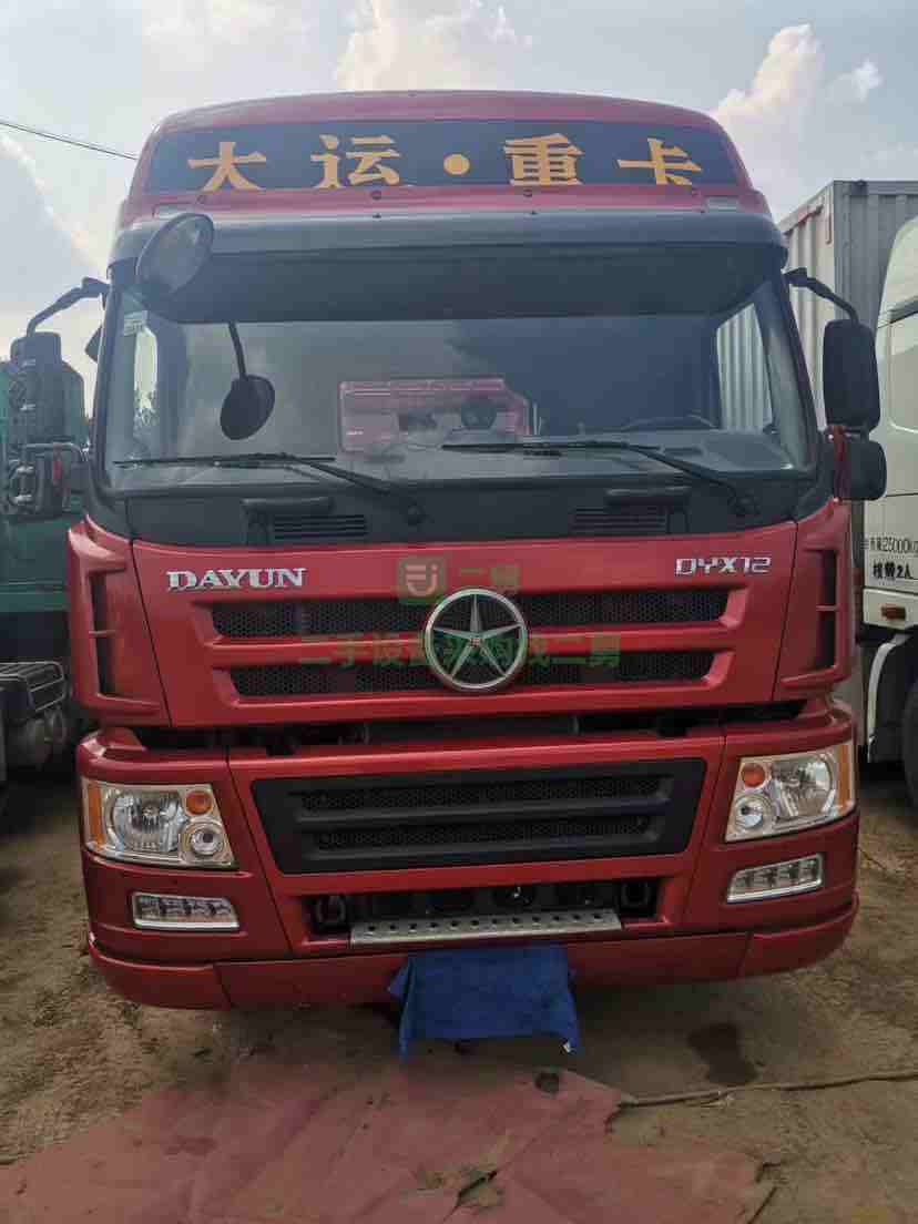 出售二手的17年的大運375國四雙驅牽引車