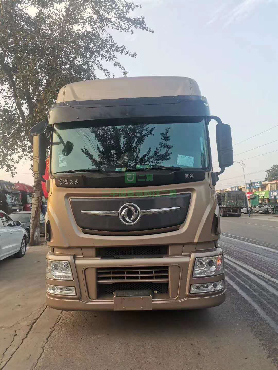 出售一臺(tái)兩年整的天龍旗艦520馬力牽引車，9成新
