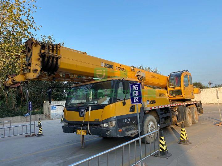 出售九成新的12年徐工25K5—1吊車
