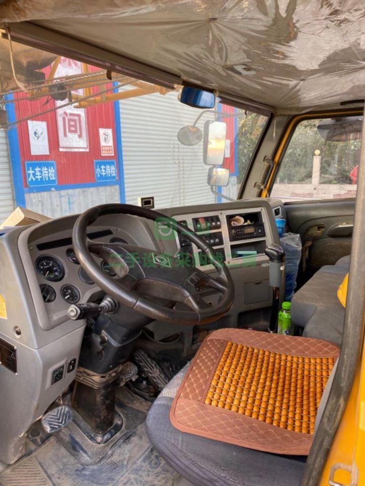 出售九成新的12年徐工25K5—1吊車