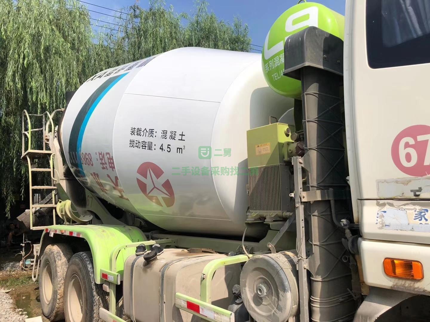 出售一臺17年歐曼攪拌車，國五排放，雷薩上裝