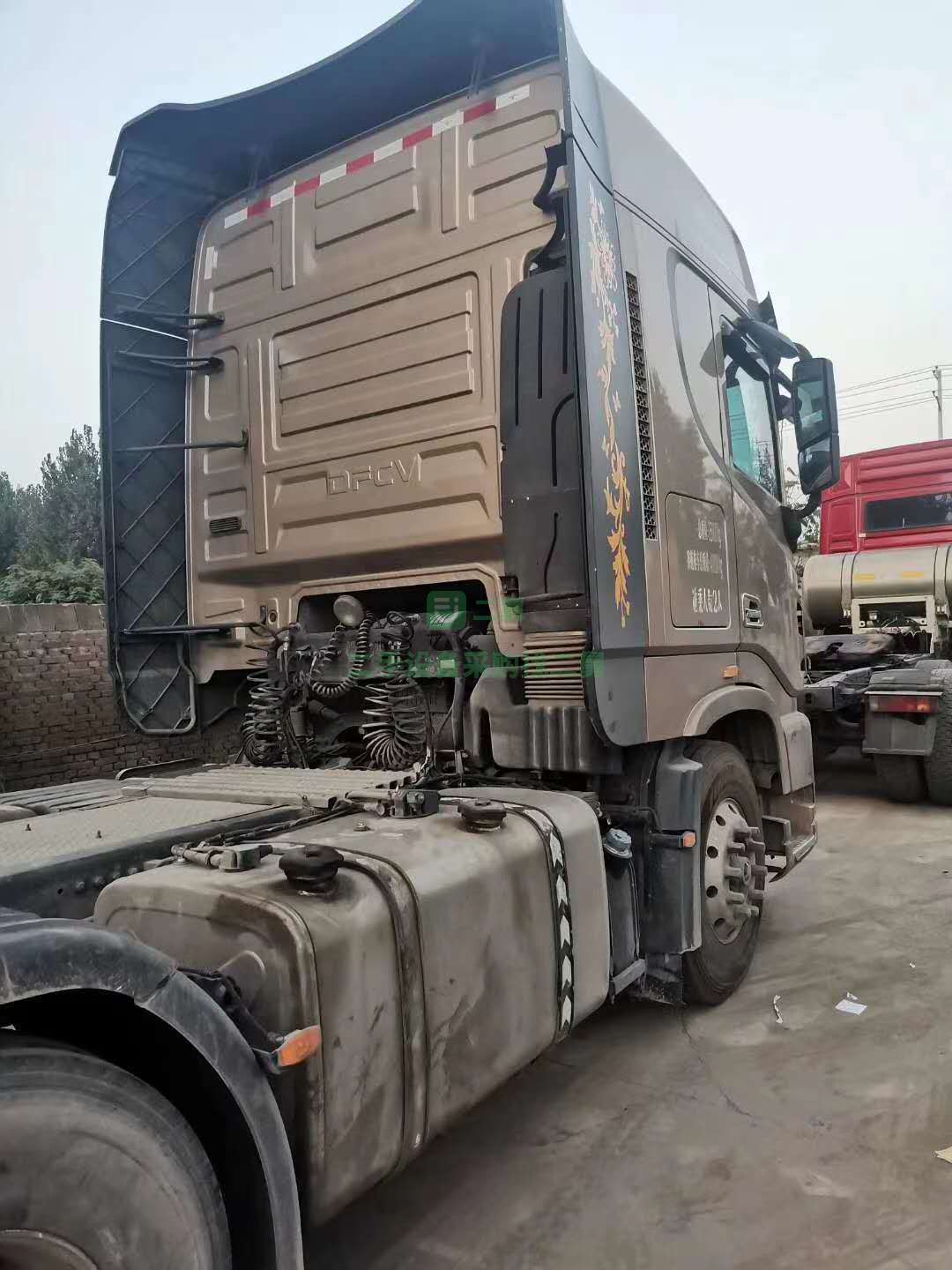 出售一臺(tái)兩年整的天龍旗艦520馬力牽引車，9成新