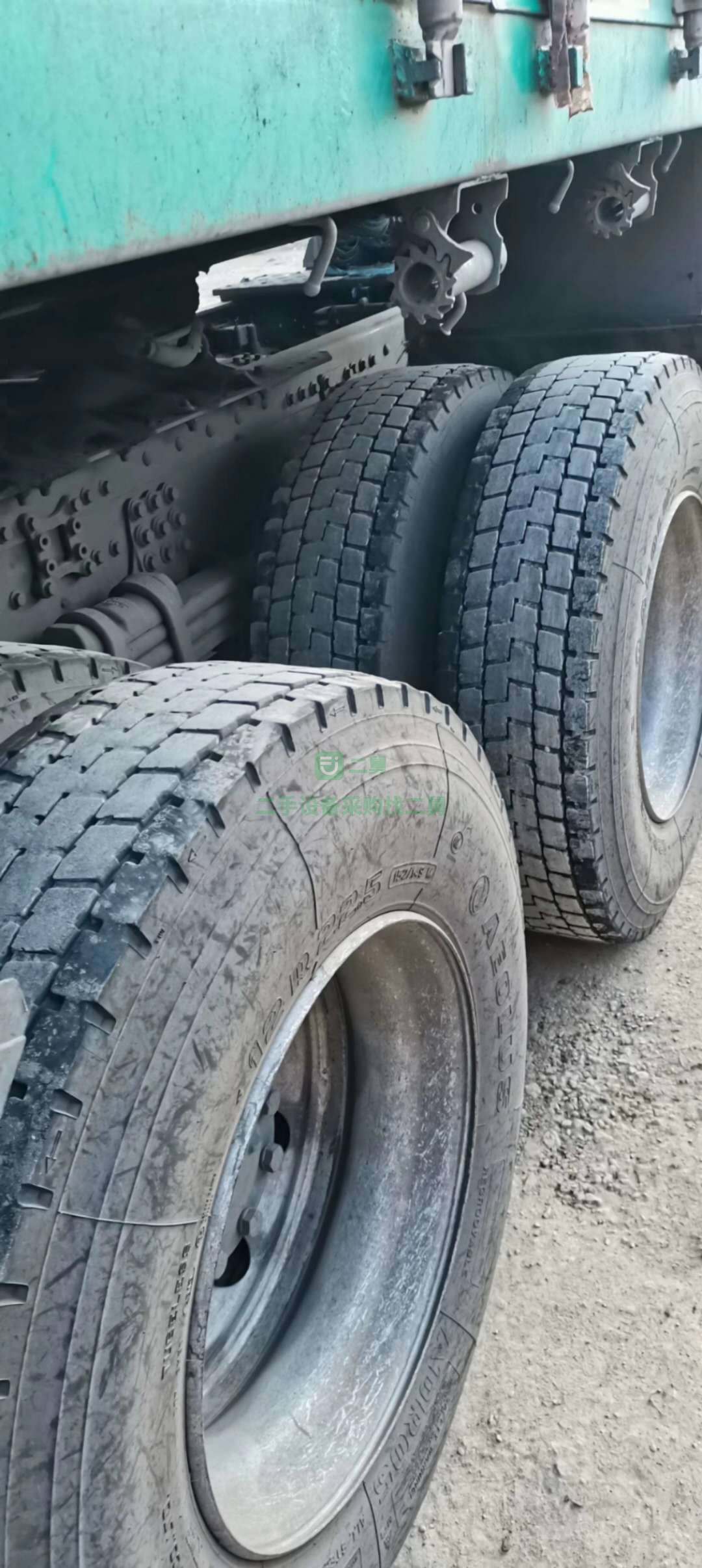 出售一臺十個月車齡天龍460馬力牽引車，國六排放量，天然氣車