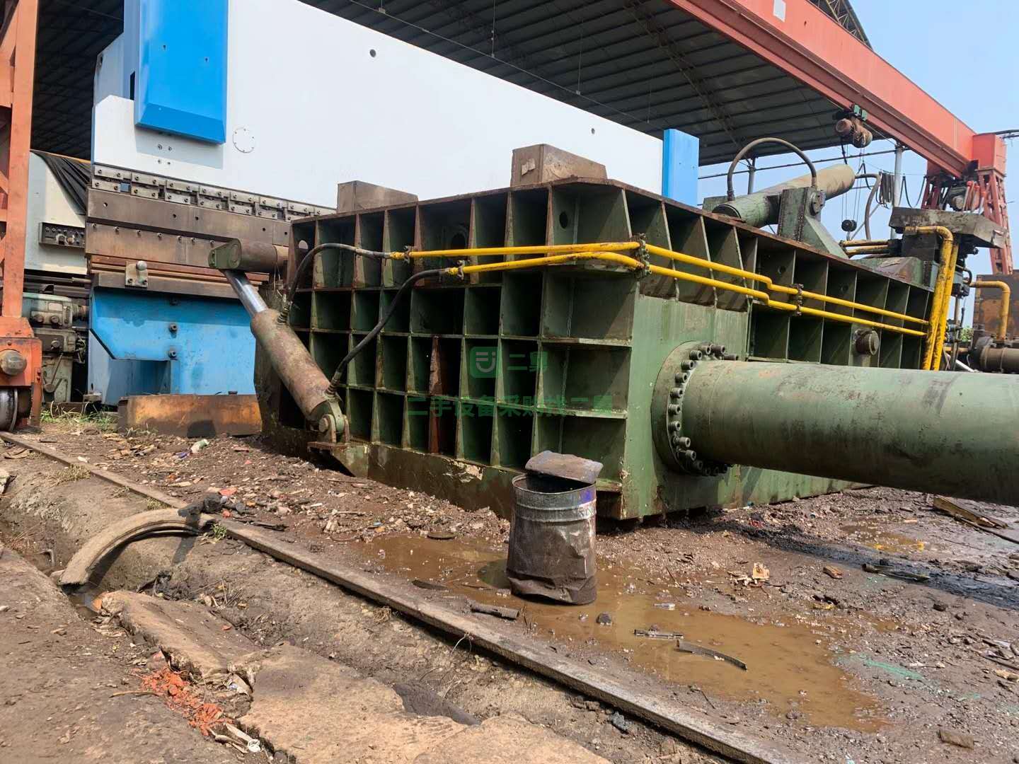 出售一臺江陰萬事達250噸金屬打包機，料箱2米x2.5米包塊60