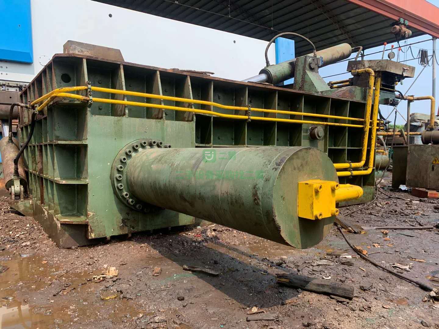 出售一臺江陰萬事達250噸金屬打包機，料箱2米x2.5米包塊60