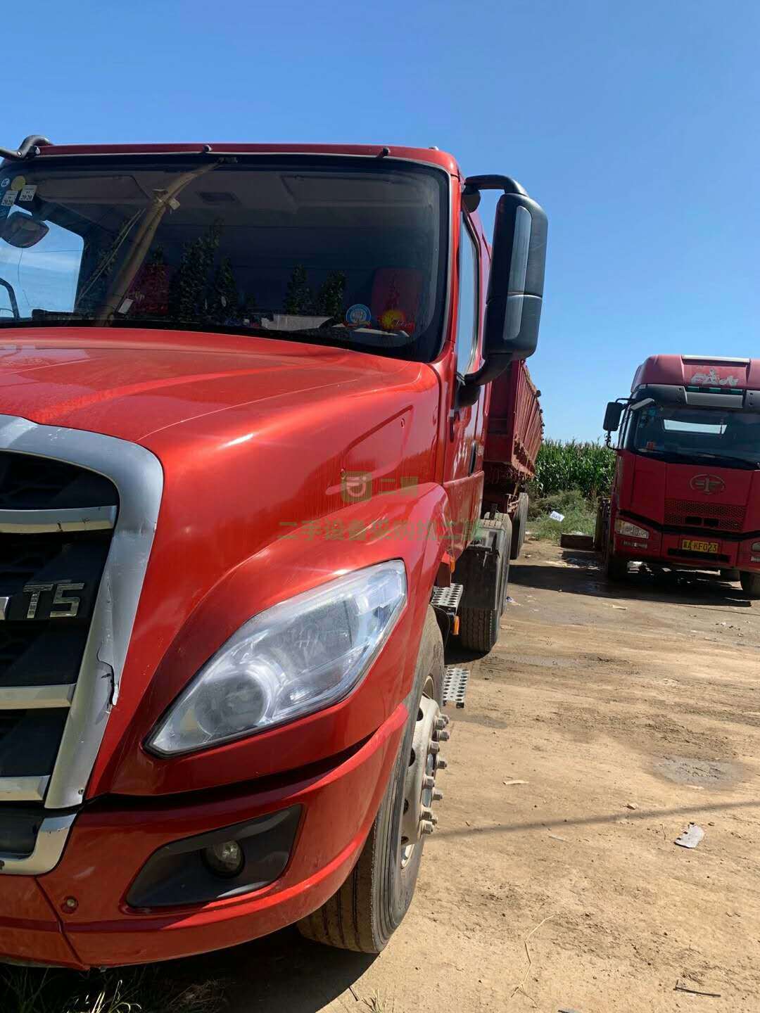 出售成龍430濰柴動力13米標(biāo)箱側(cè)翻自卸車
