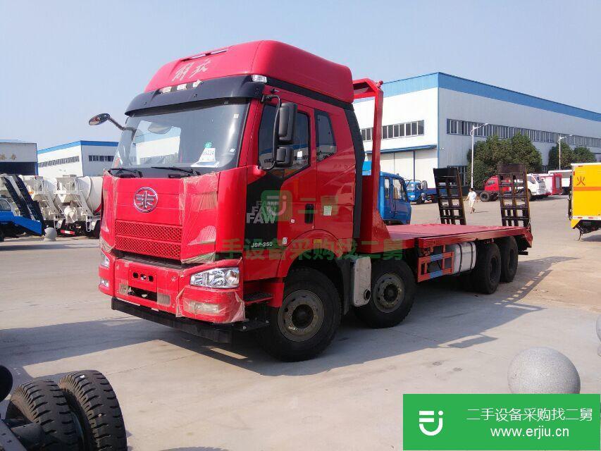 湖北出售重汽豪沃前四后八大挖機(jī)平板運(yùn)輸車