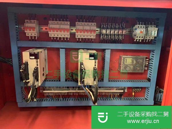 上海出售二手?jǐn)?shù)控開(kāi)槽機(jī)