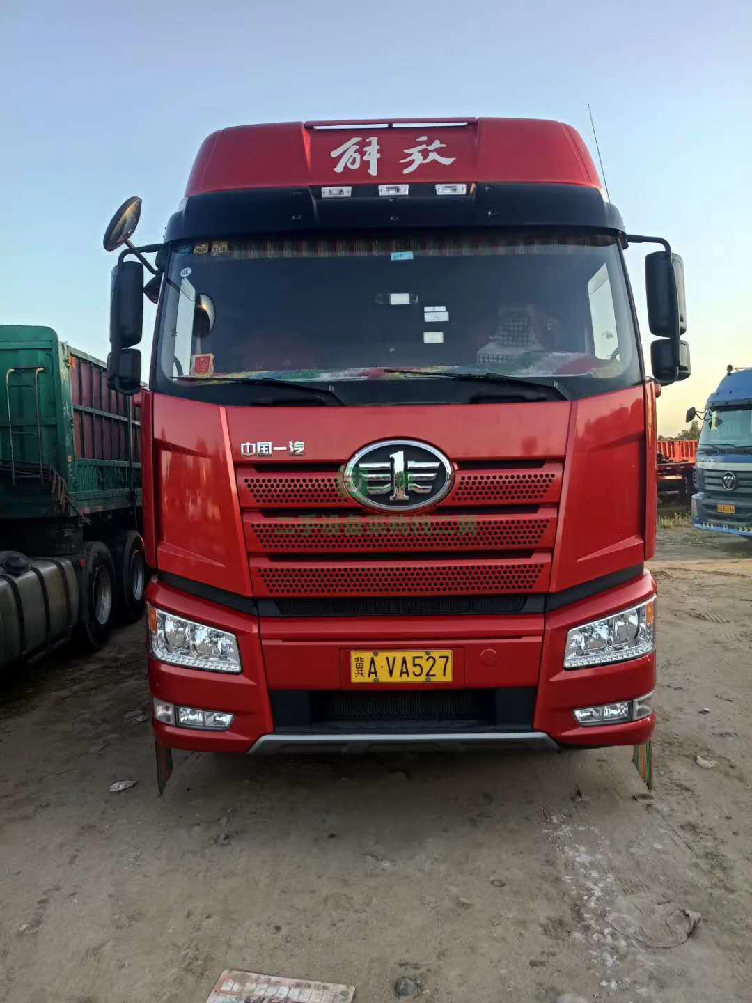 出售一臺一年九個月新款解放J6.420馬力雙驅(qū)牽引車，主車十條新輪胎