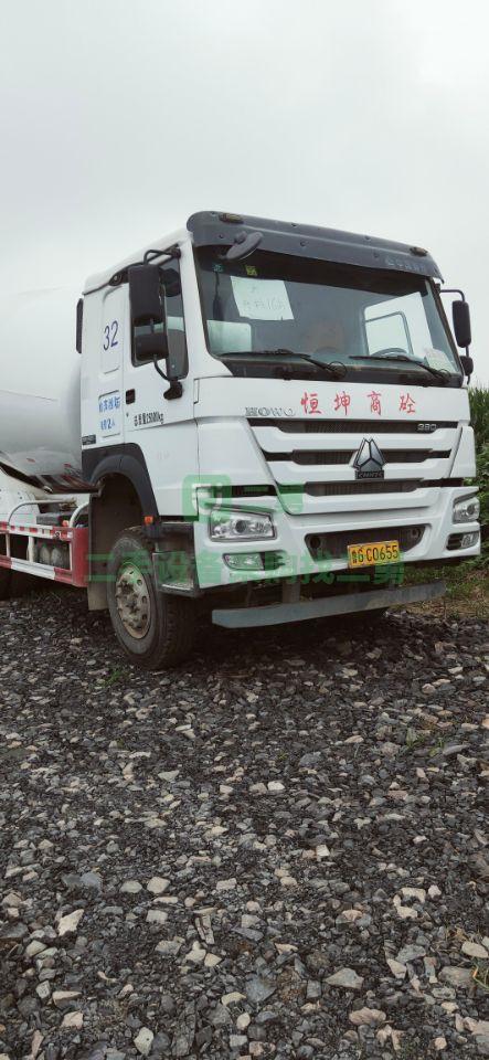 出售二手的17年國五豪沃大14拉16方攪拌車