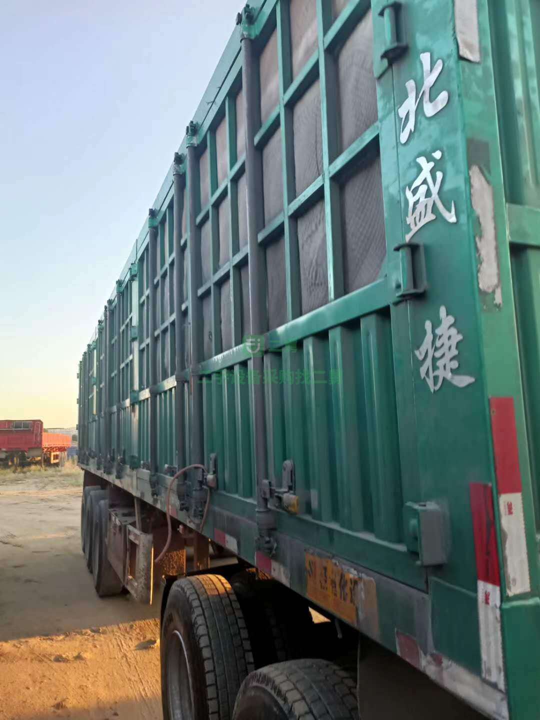 出售一臺一年九個月新款解放J6.420馬力雙驅(qū)牽引車，主車十條新輪胎