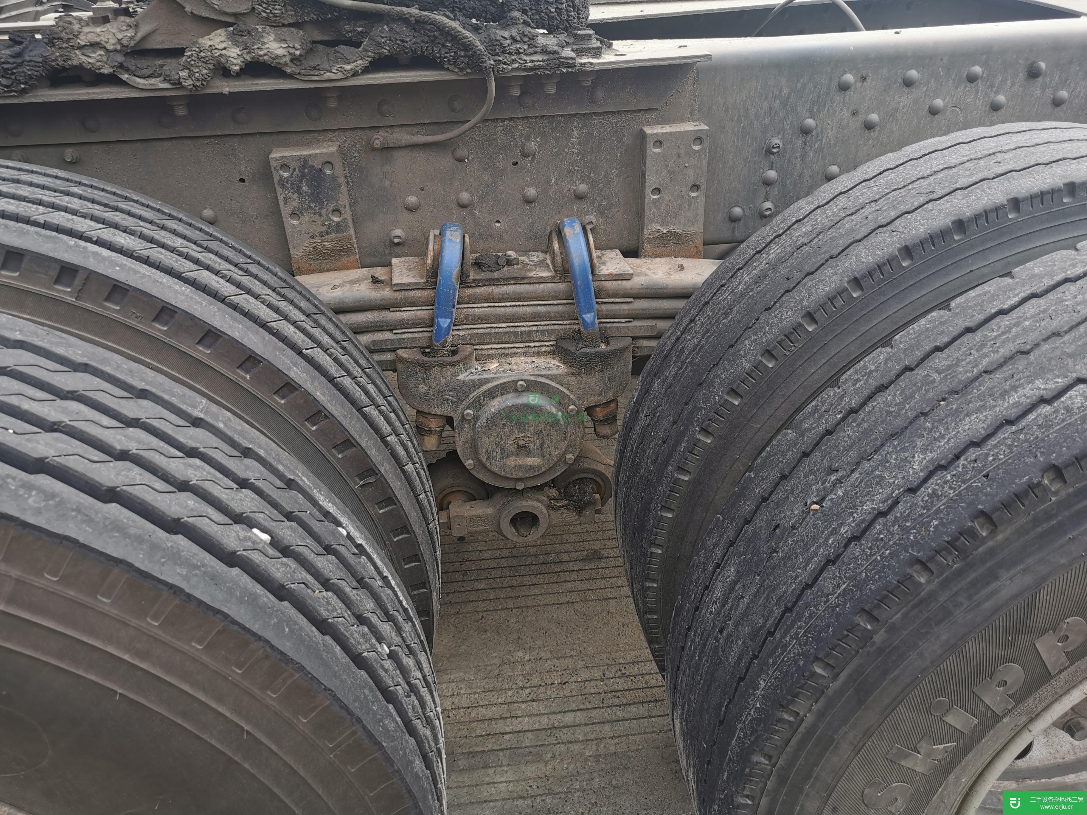 江蘇出售二手重汽王牌牽引車