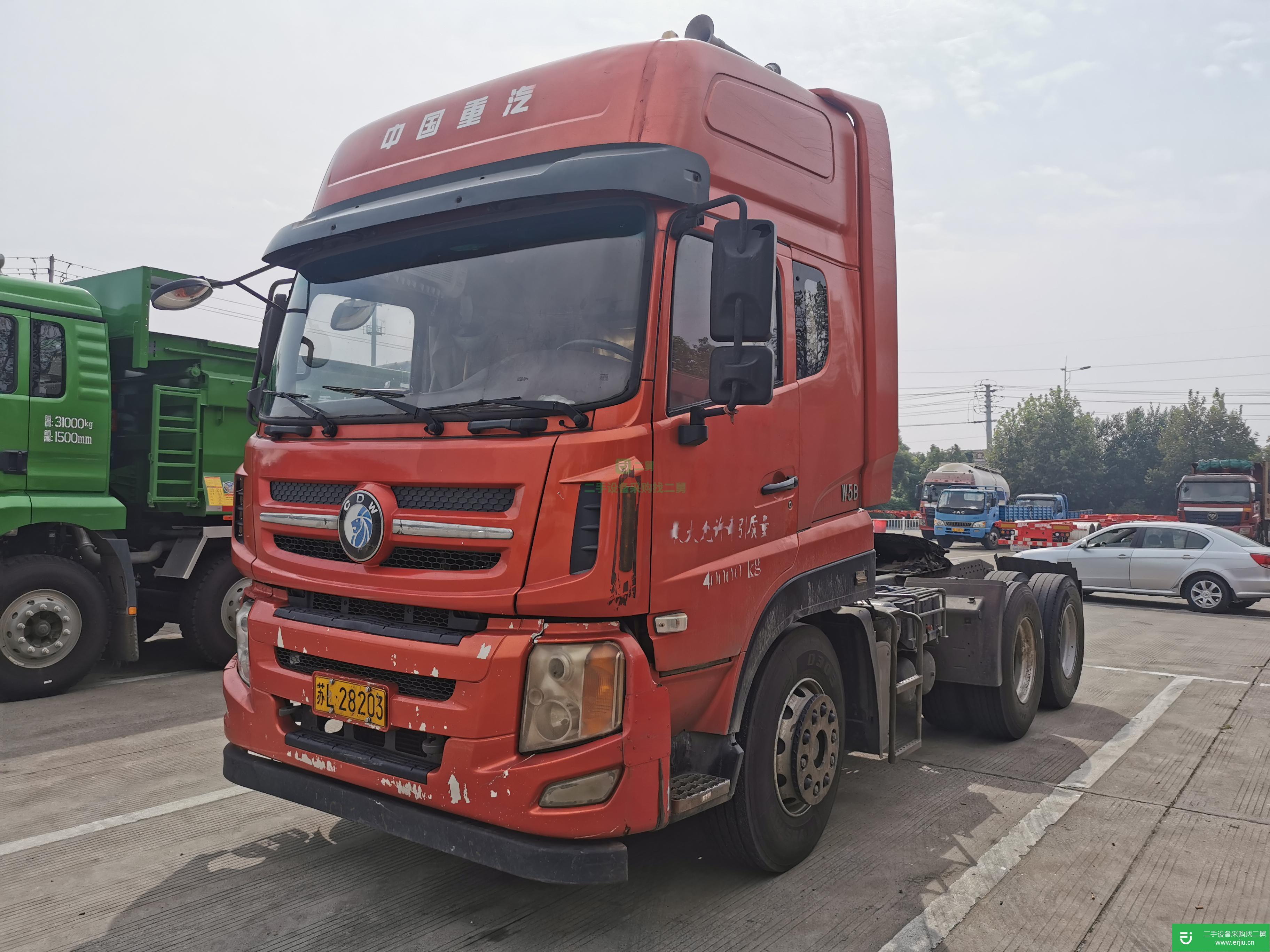 江蘇出售二手重汽王牌牽引車