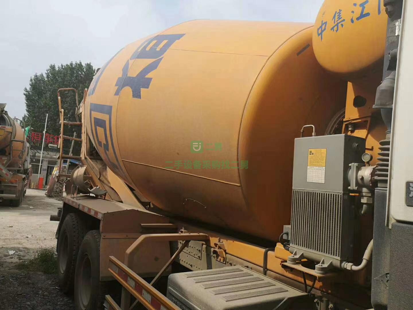 出售一臺18年豪沃攪拌車，國五排放，大14方罐
