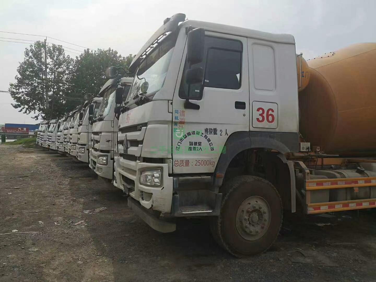 出售一臺18年豪沃攪拌車，國五排放，大14方罐