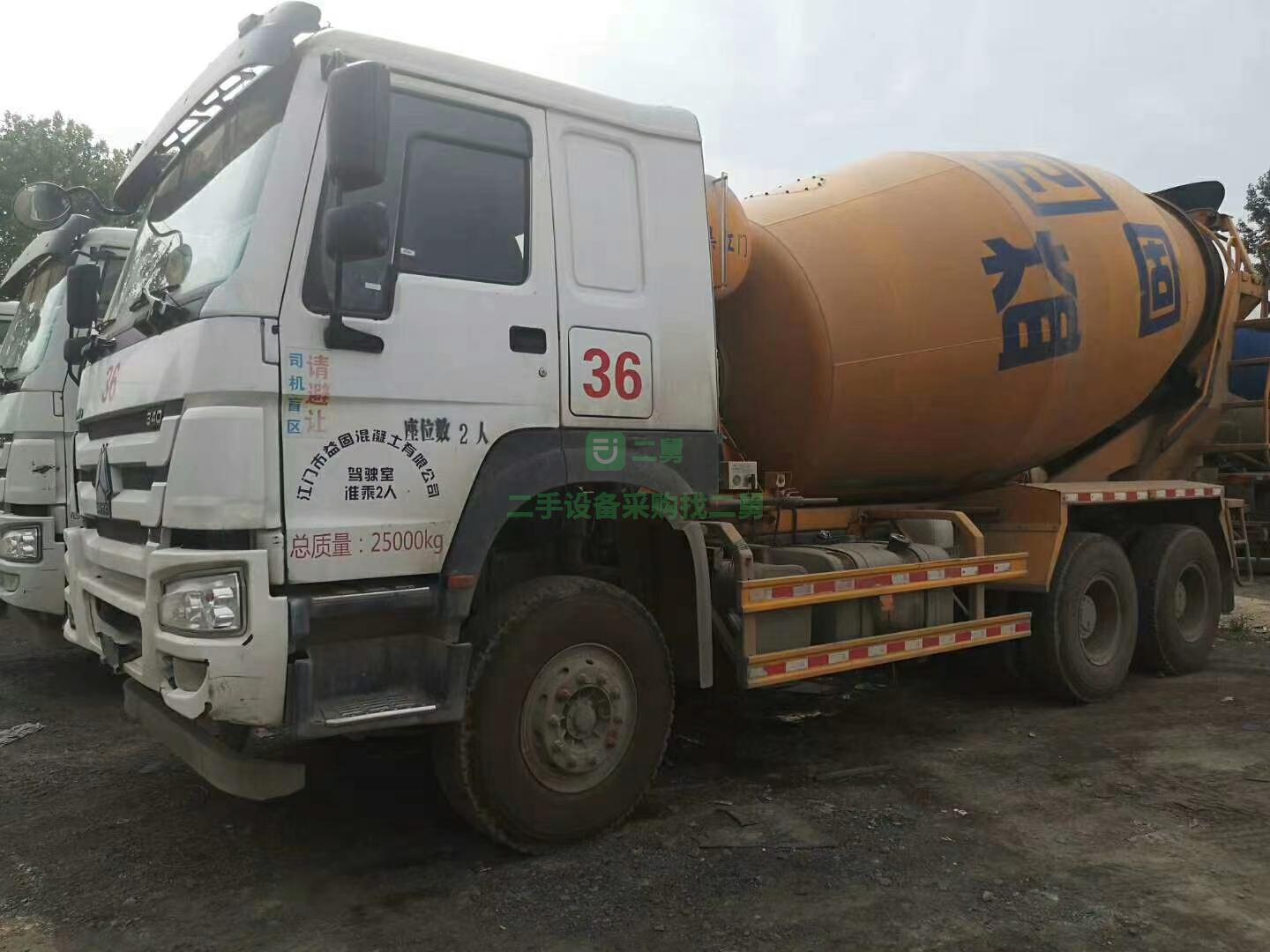出售一臺18年豪沃攪拌車，國五排放，大14方罐