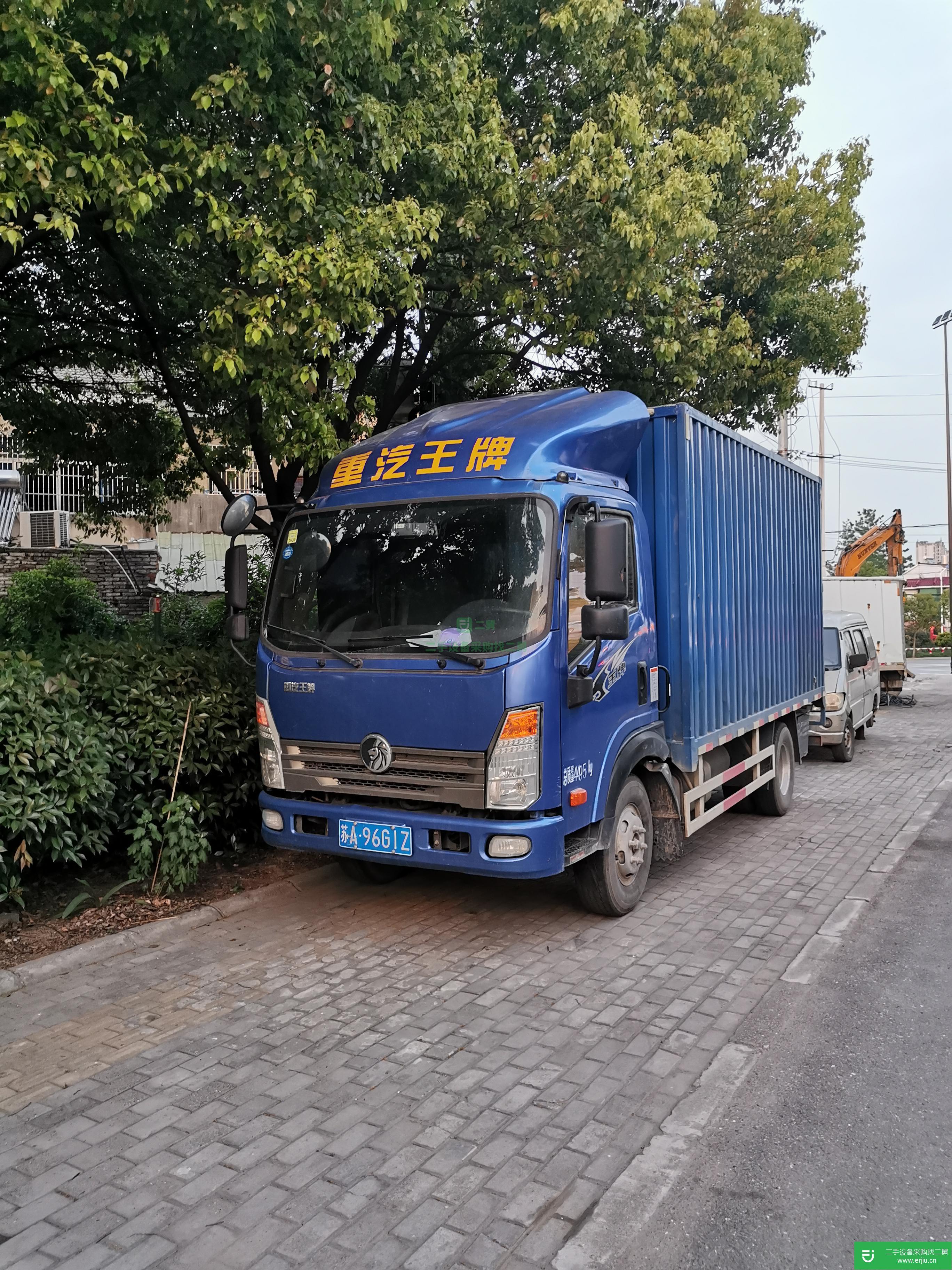 江蘇出售二手重汽王牌箱式貨車