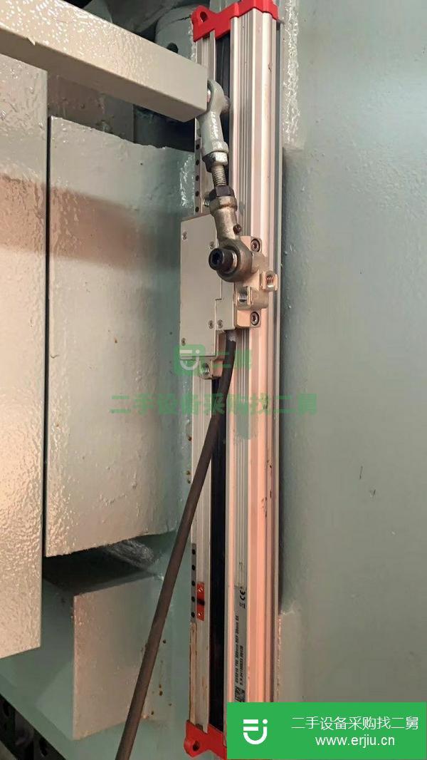 江蘇出售轉(zhuǎn)讓沖剪400/4000折彎機