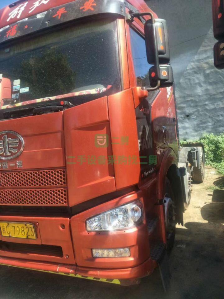 出售二手的15年11月解放420單驅國四牽引車，車況精品，輪胎八成，價格不高
