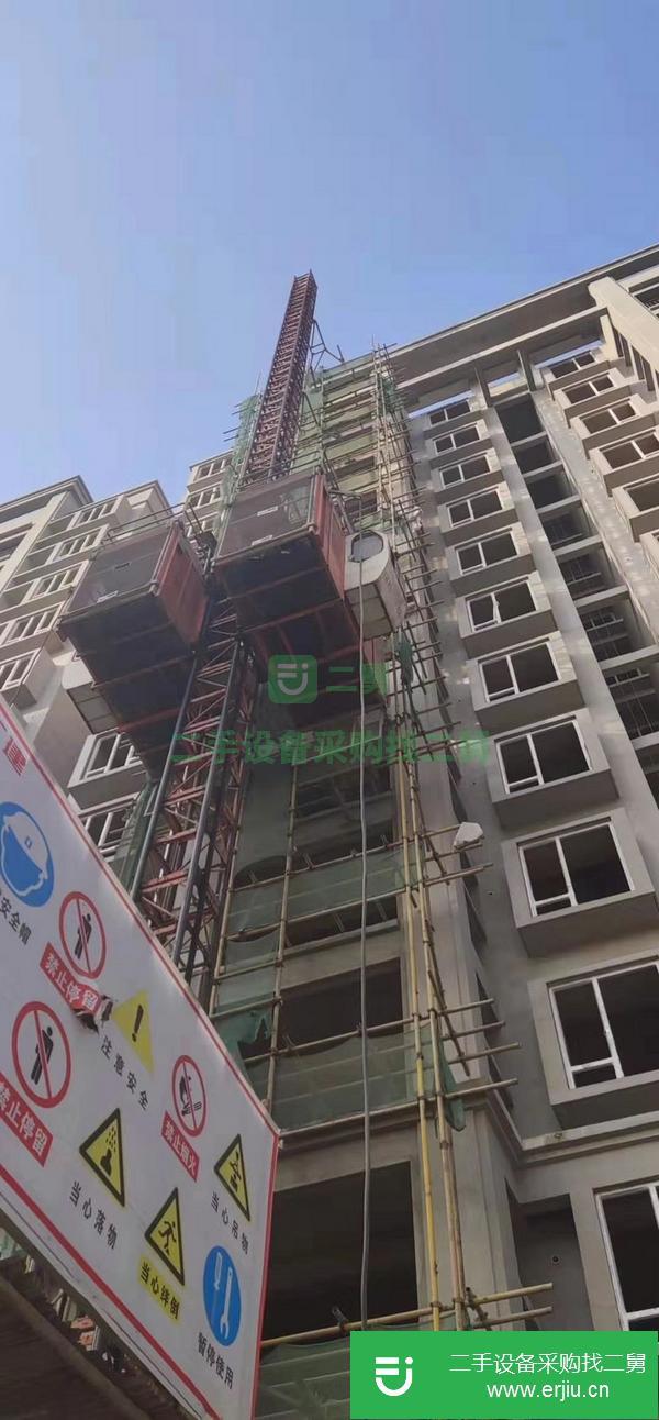 河南出售大漢電梯一臺，高度100米節(jié)三折彎的，隨時拆機(jī)上車
