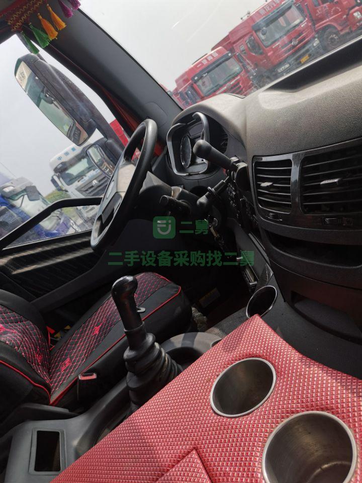 出售限高神器，一年八個(gè)月，解放勾六460雙驅(qū)牽引車