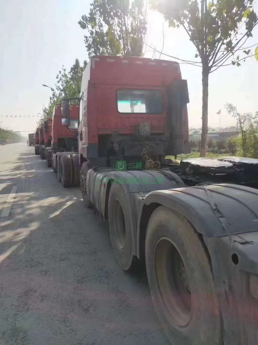 出售一臺18年2月，解放悍V牽引車，400馬力濰柴機器，國五雙驅車