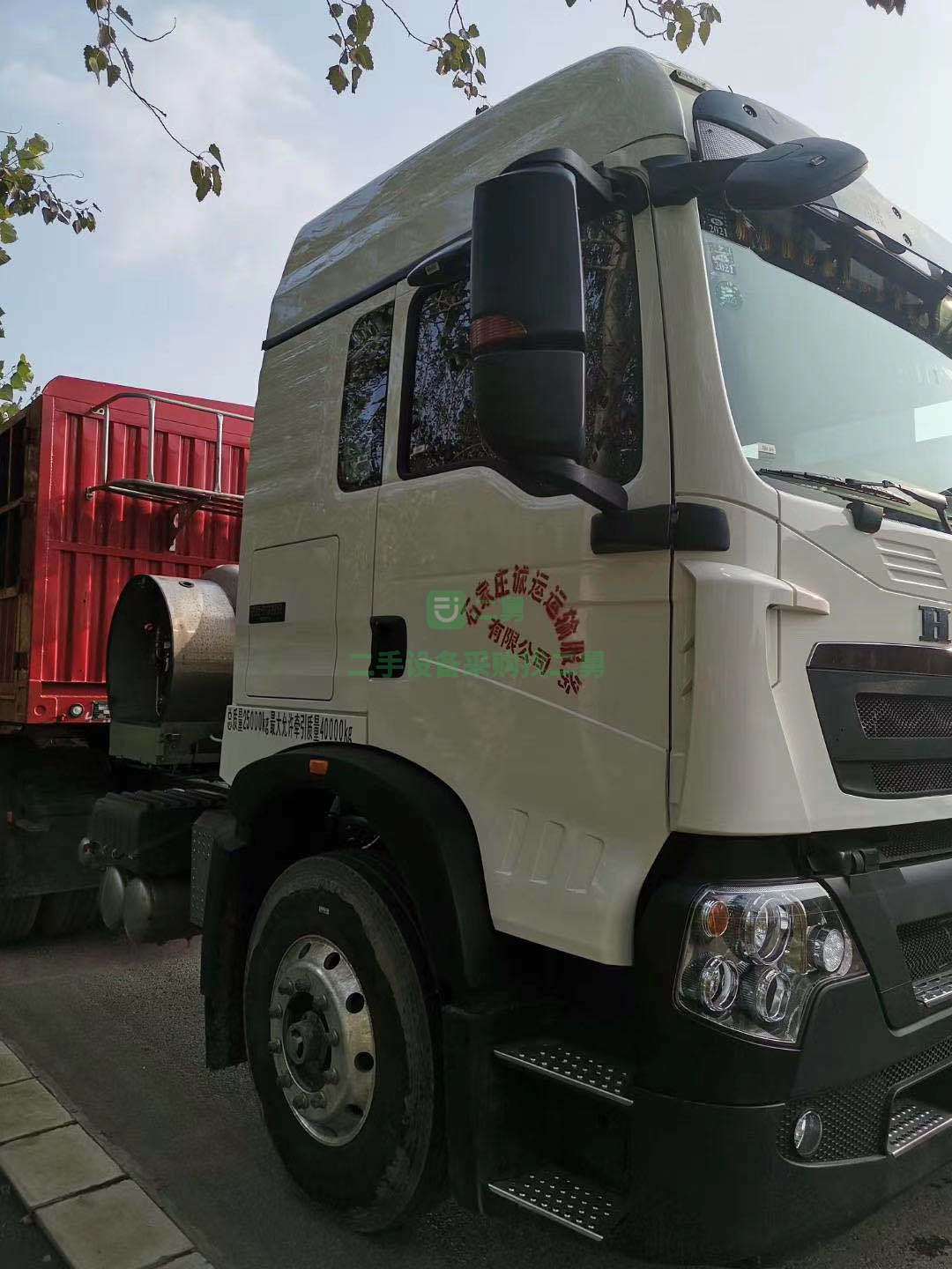 出售一臺準新車1個月豪沃440牽引車，（國六）氣車