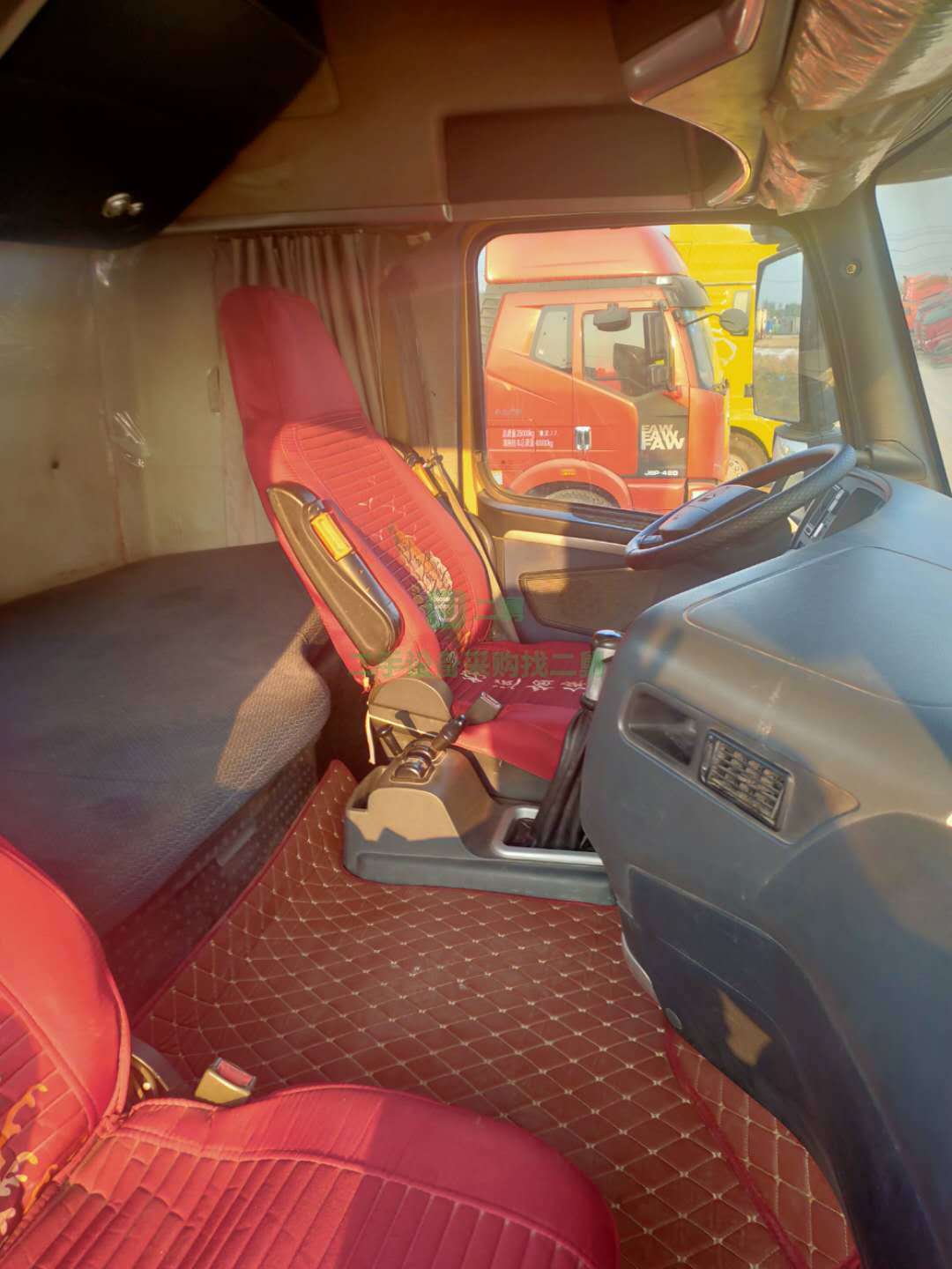 急售一臺18年3月豪沃T7540馬力牽引車