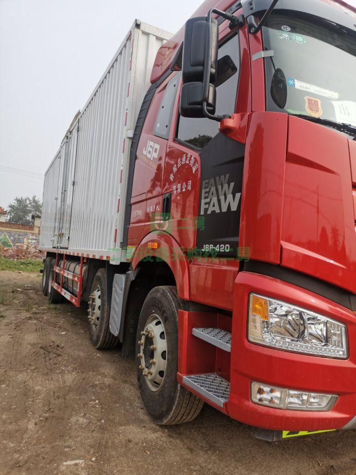 出售2個月準新車，解放J6p420馬力貨車，9.6米箱車前四后八