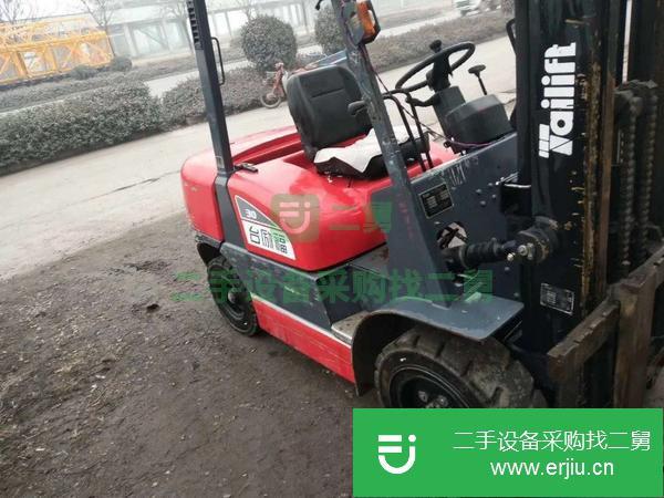 山東出售二手的3噸3米自動(dòng)擋臺(tái)勵(lì)福叉車(chē)