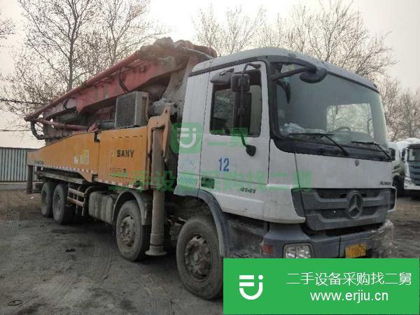湖南出售奔馳泵車，三一上裝52米6節臂架 能年審、能過戶x