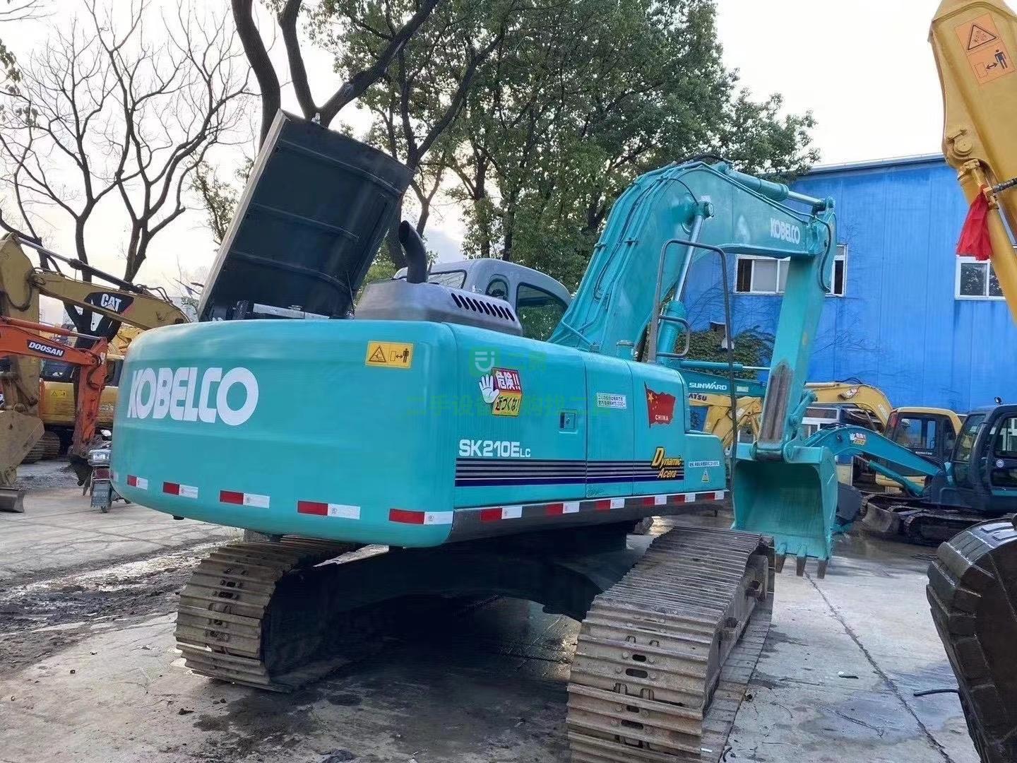 出售一臺進口神鋼210挖掘機，車況精品 大件超好 滴油不漏